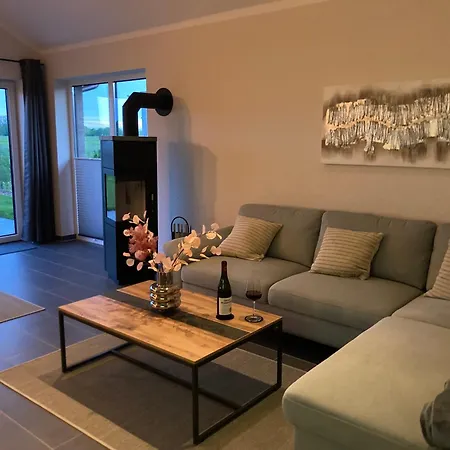 Watt'n Blick - Hundefreundliches Mit Ausblick Ueber Wiesen Bis Zum Deich